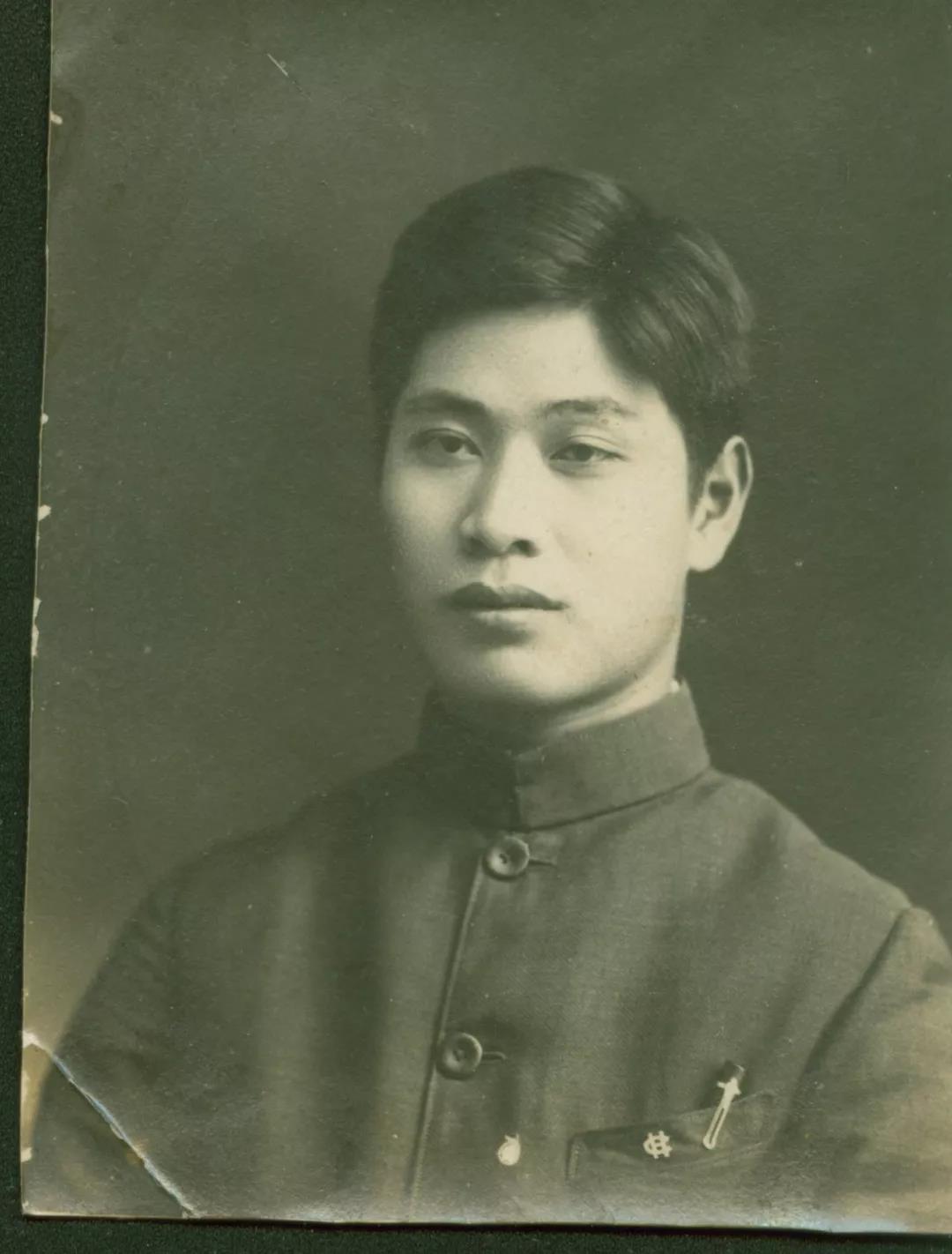 青年时期林汉达.jpg